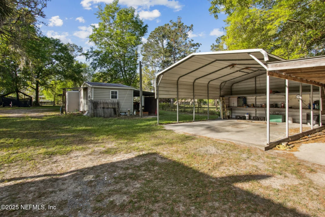 Photo of 812 JONATHAN Road