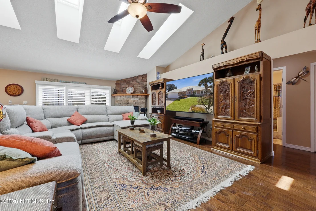 Photo of 225 PIZARRO Road