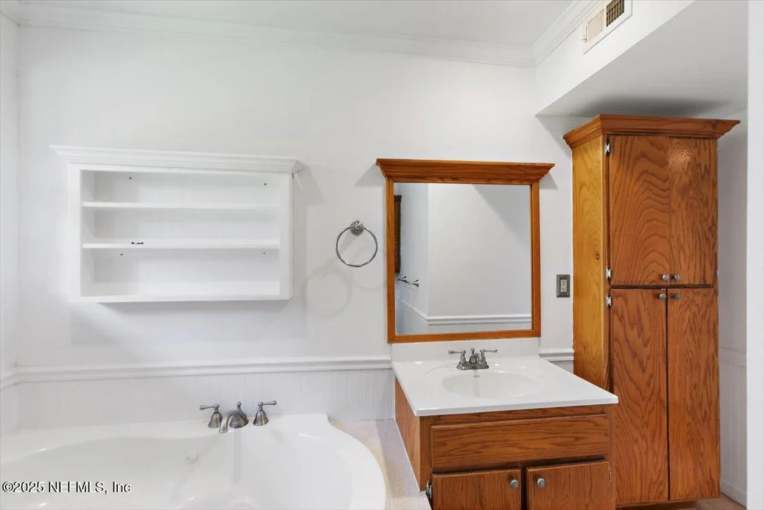 Photo of 5855 DICKSON Road