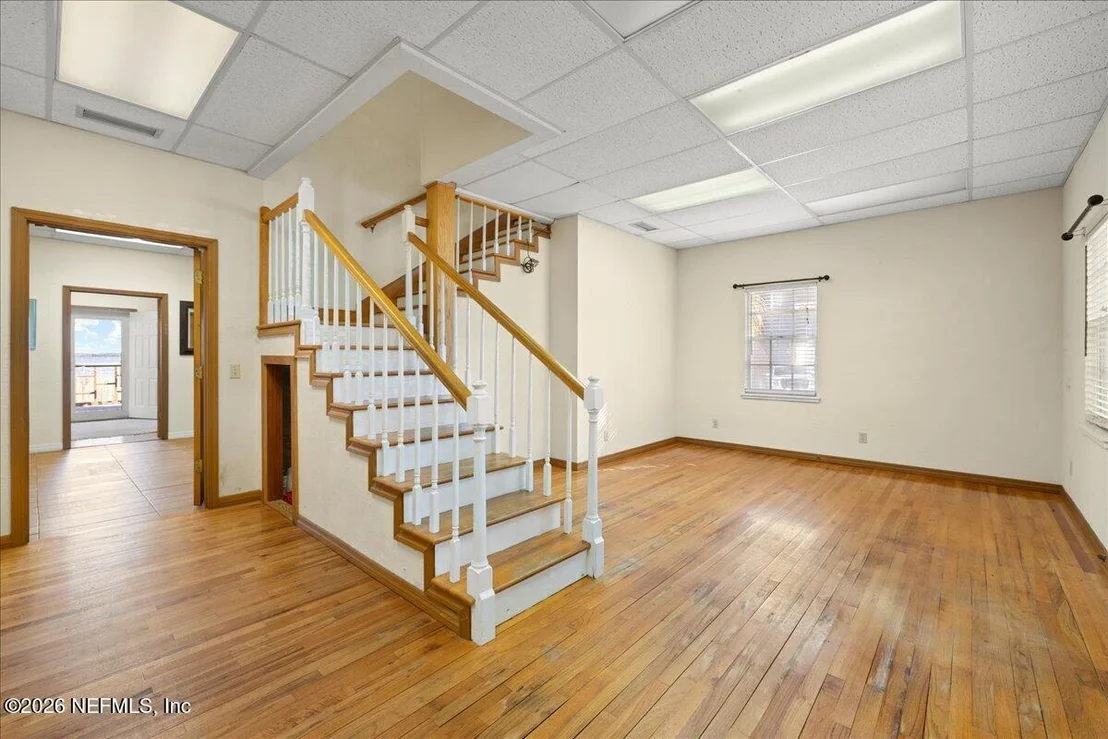 Photo of 10 CENTRAL Avenue