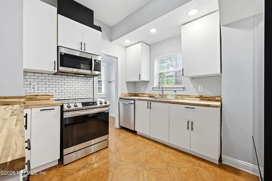 Photo of 2667 POST Street