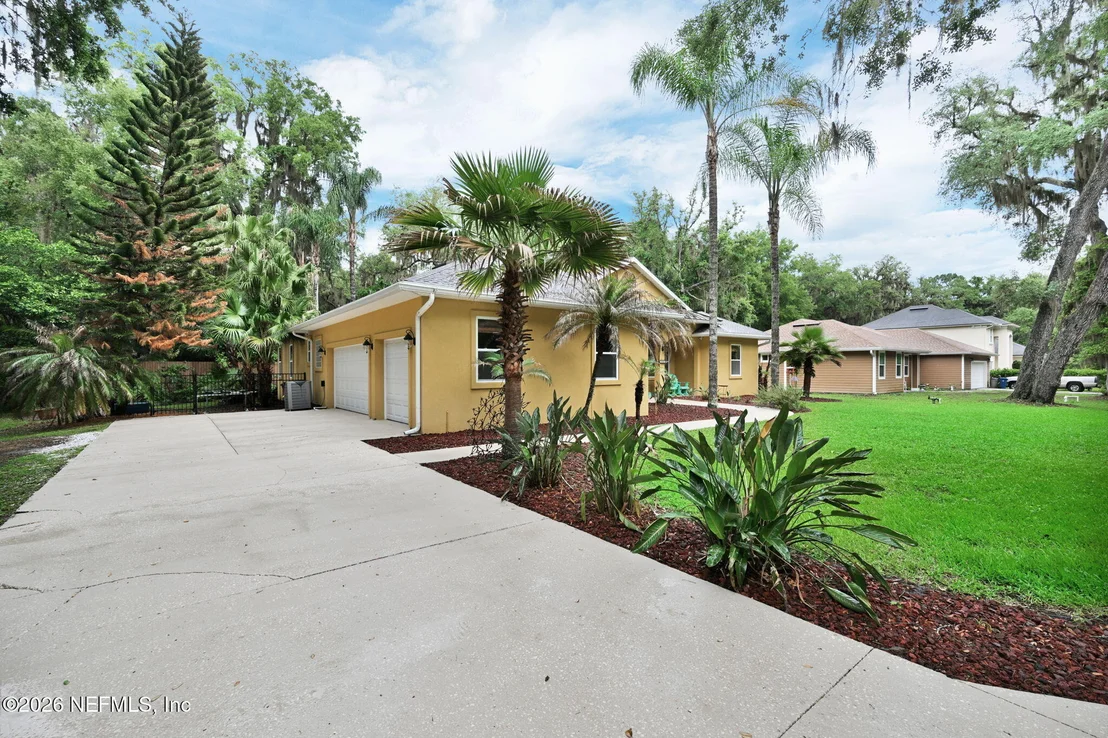 Photo of 1014 FRUIT COVE Road
