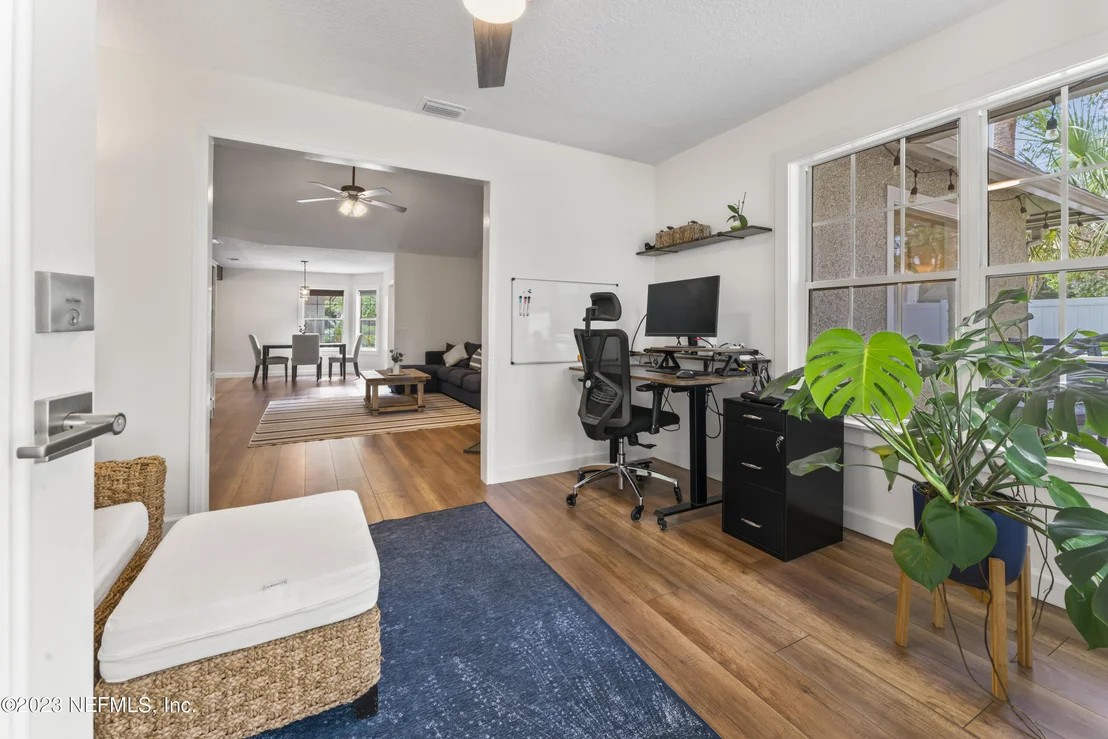 Photo of 1100 LINKSIDE Drive