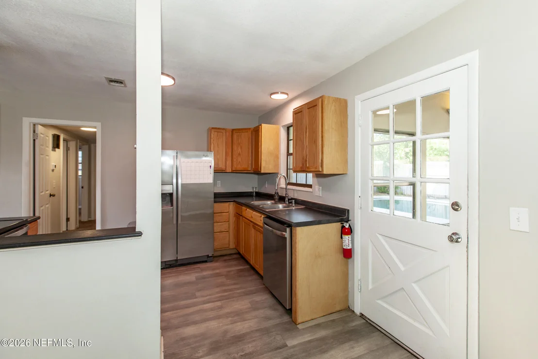 Photo of 2233 LA VALLE Drive