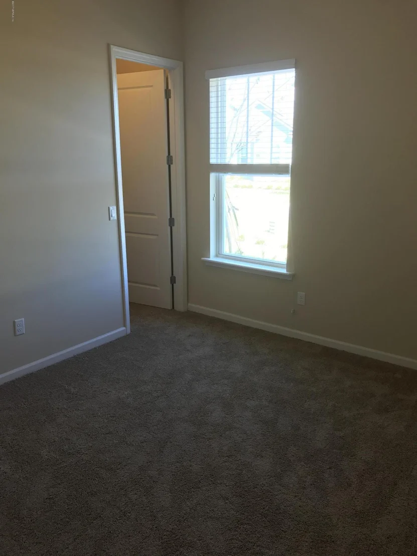 Photo of 114 FREMONT Avenue