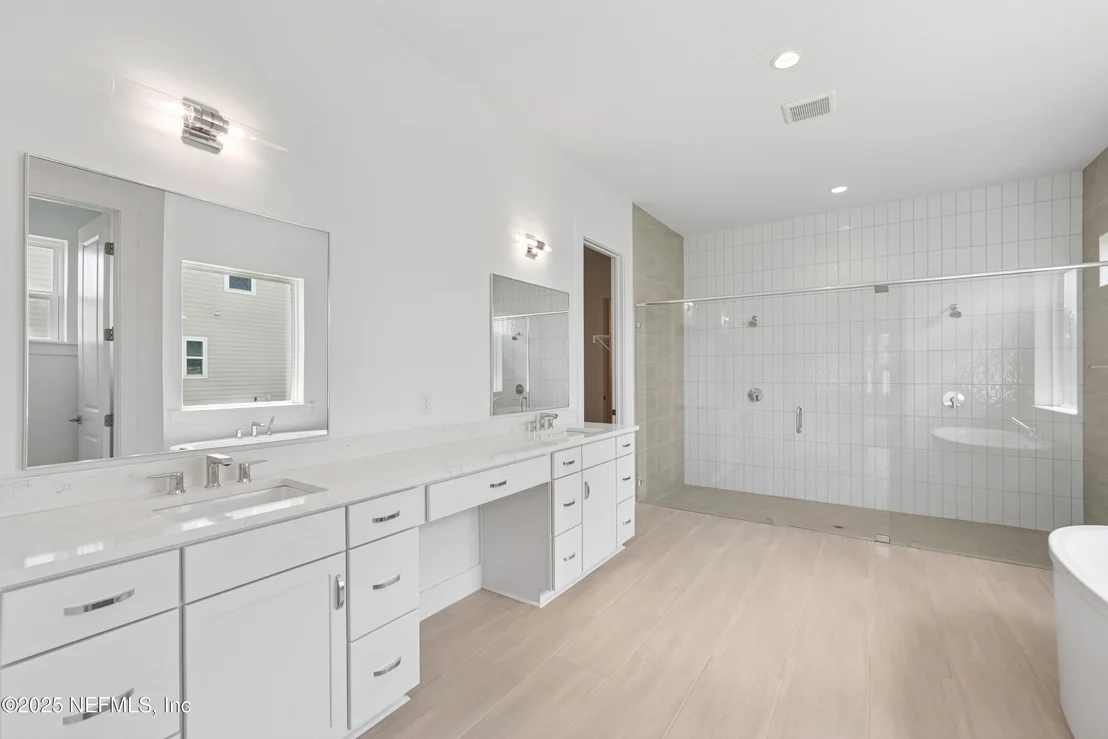 Photo of 264 HILLENDALE Circle