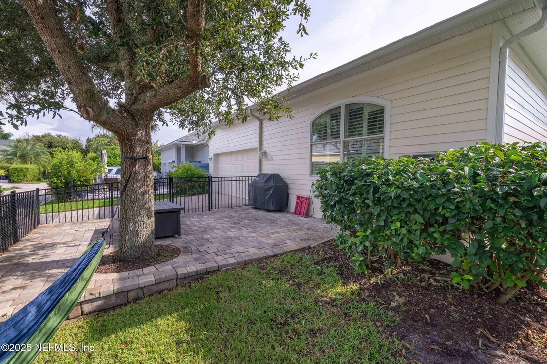 Photo of 1169 OVERDALE Road