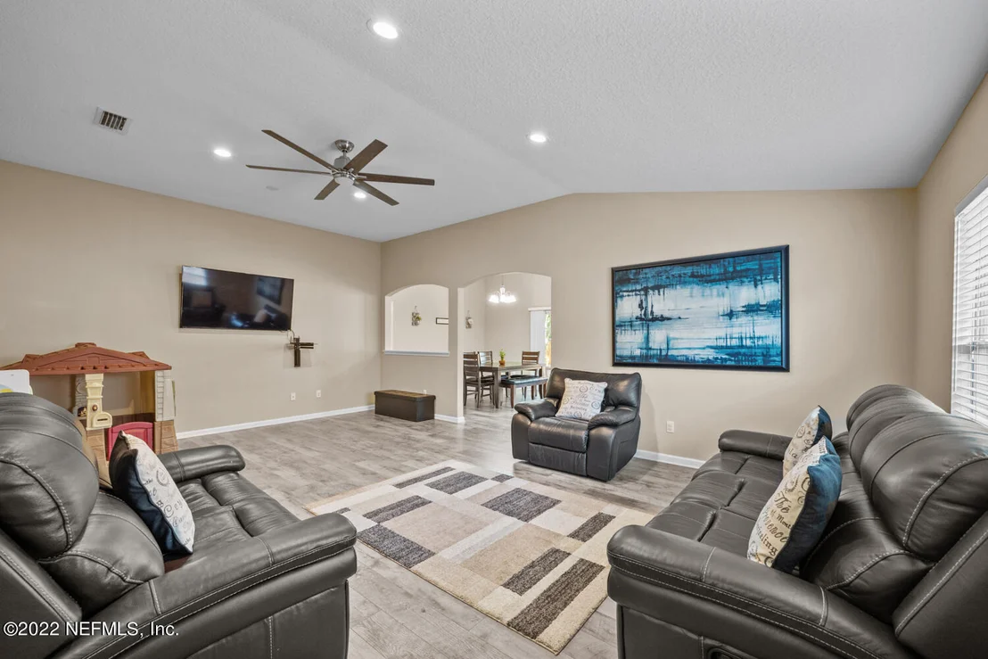 Photo of 2472 WILLOWBEND Drive
