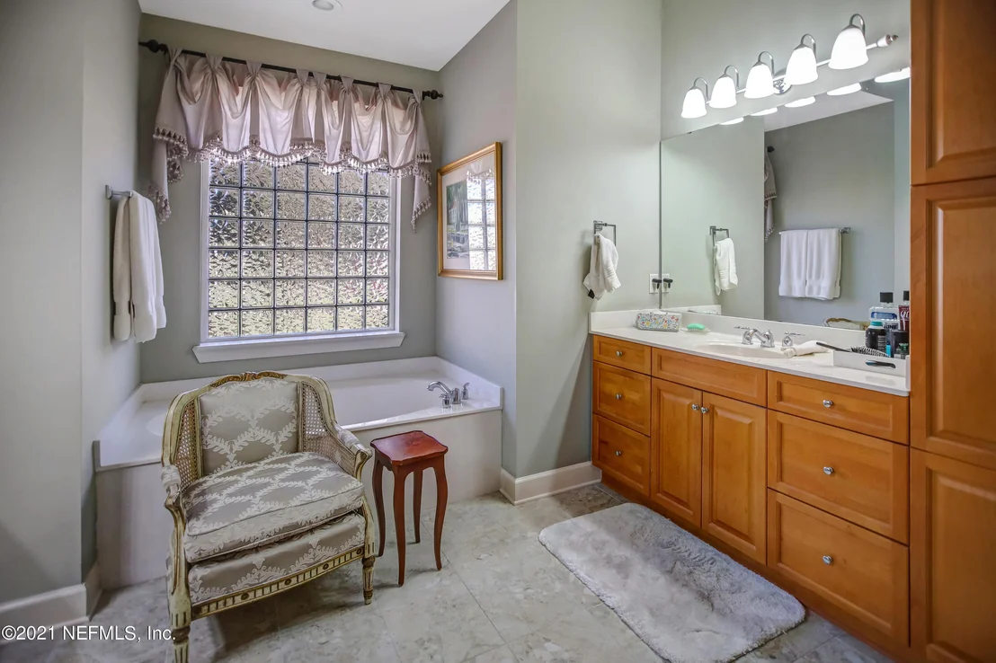 Photo of 1021 INVERNESS Drive
