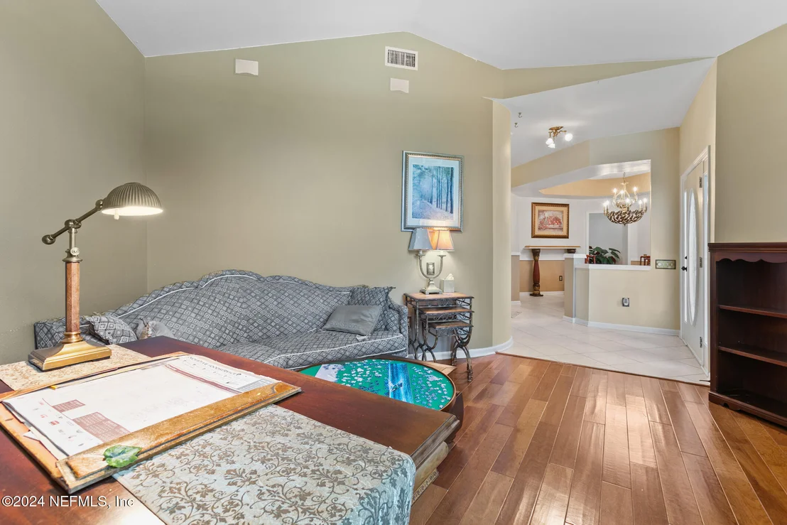 Photo of 800 LAPOMA Way