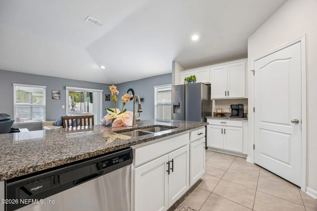 Photo of 86221 EXPRESS Court