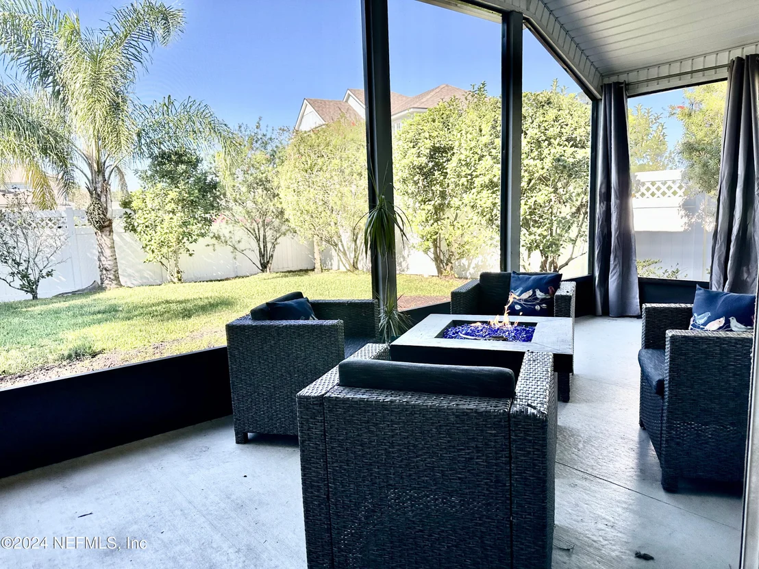 Photo of 1135 SHETLAND Drive