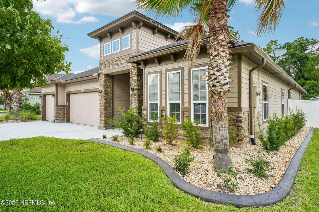 Photo of 96069 BREEZEWAY Court