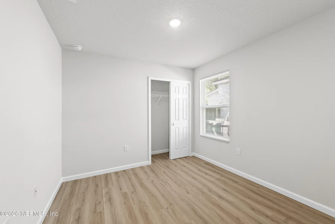 Photo of 2121 PULLMAN Avenue