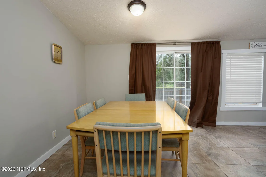 Photo of 101 W STRICKLAND Road