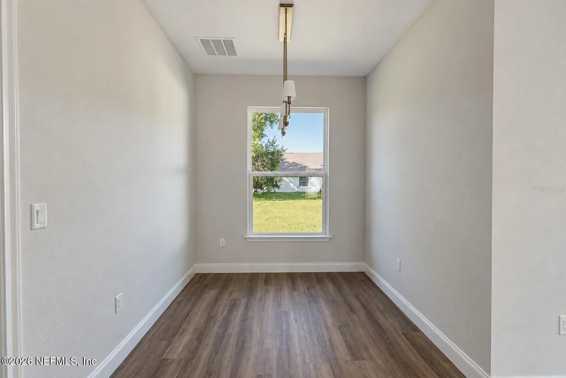 Photo of 6 BRONSON Lane