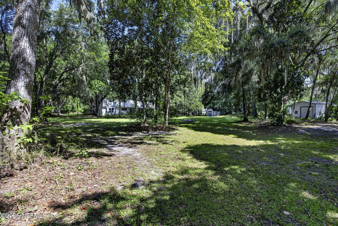 Photo of 8221 FOREST Court