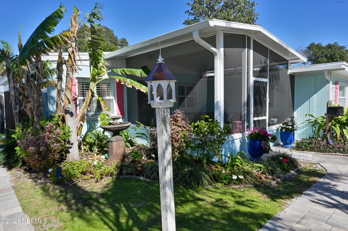 Photo of 548 MYRA Street