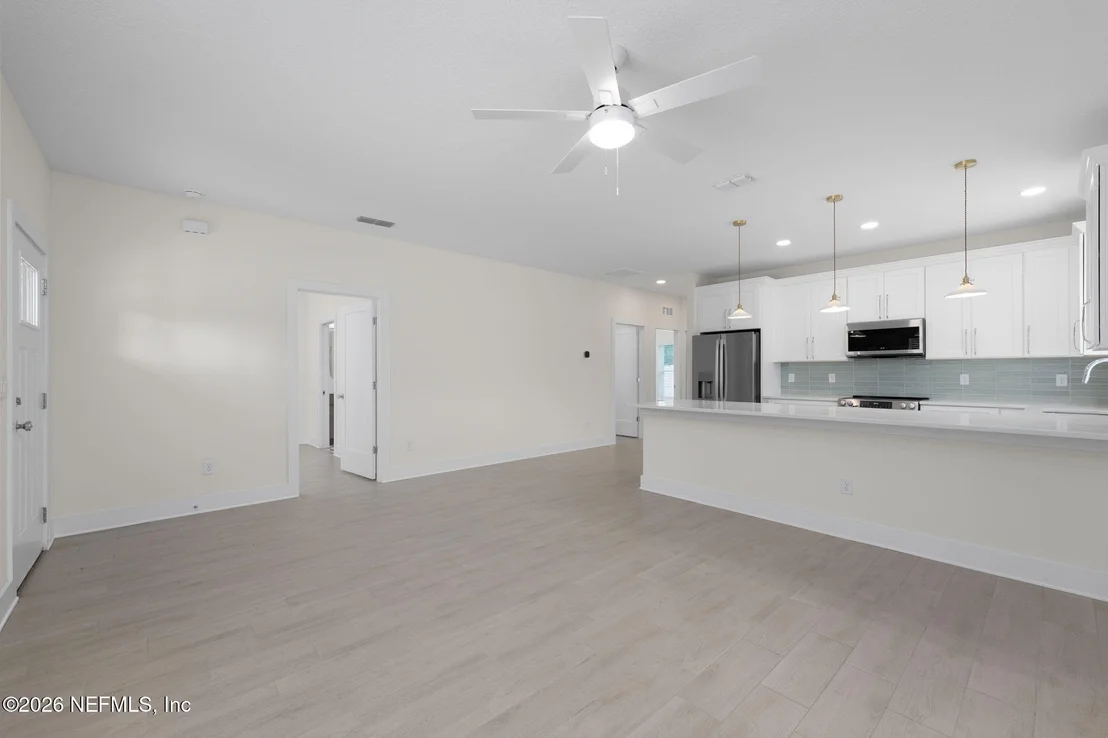 Photo of 878 W 4TH Street
