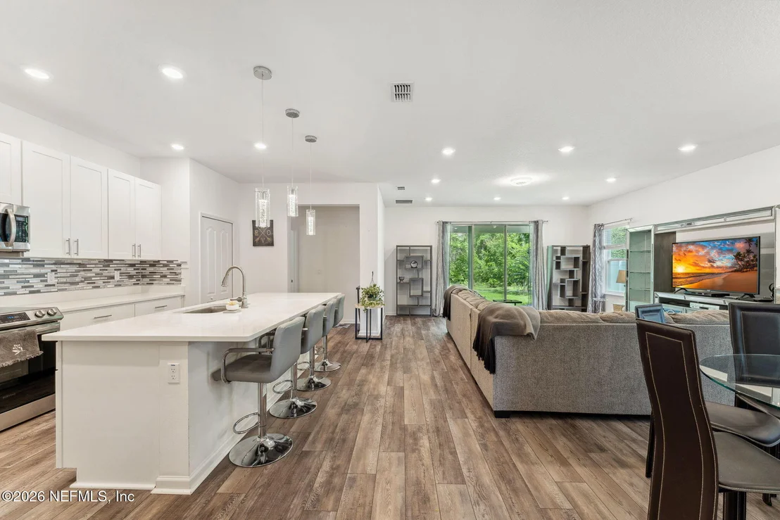 Photo of 120 OAKLEAF Way