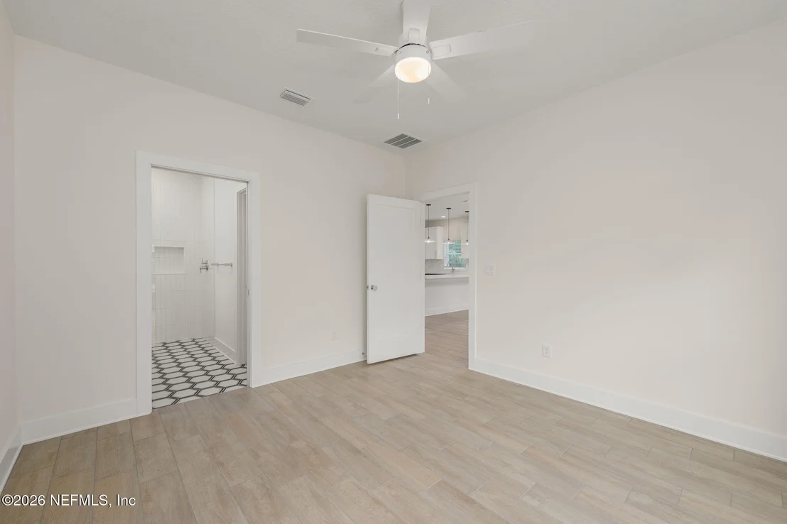 Photo of 886 W 3RD Street