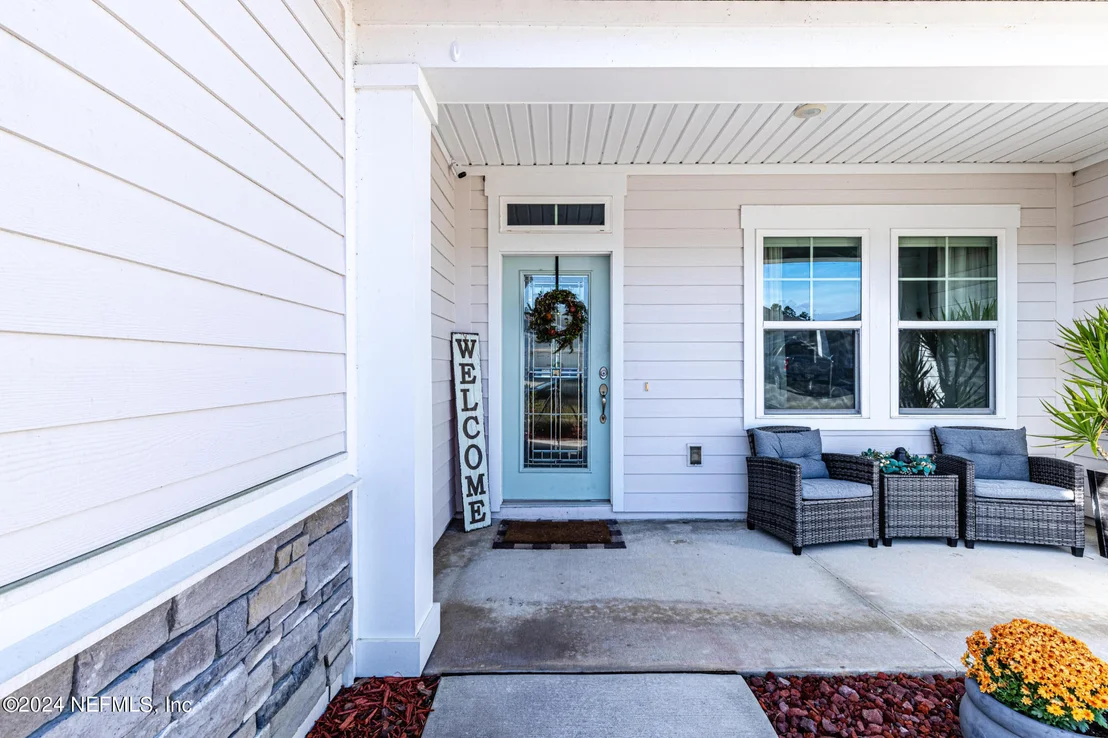 Photo of Unit 6 at 12056 BRIDGEHAMPTON Road