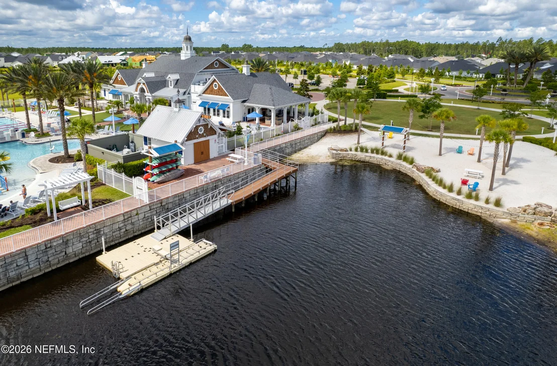 Photo of 490 WINDERMERE Way