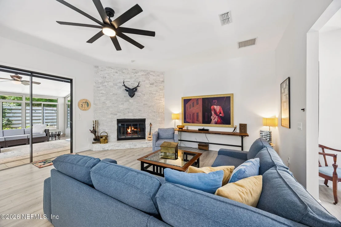 Photo of 330 GARDEN Lane