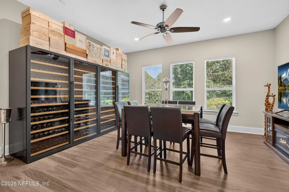 Photo of 287 VALE Drive