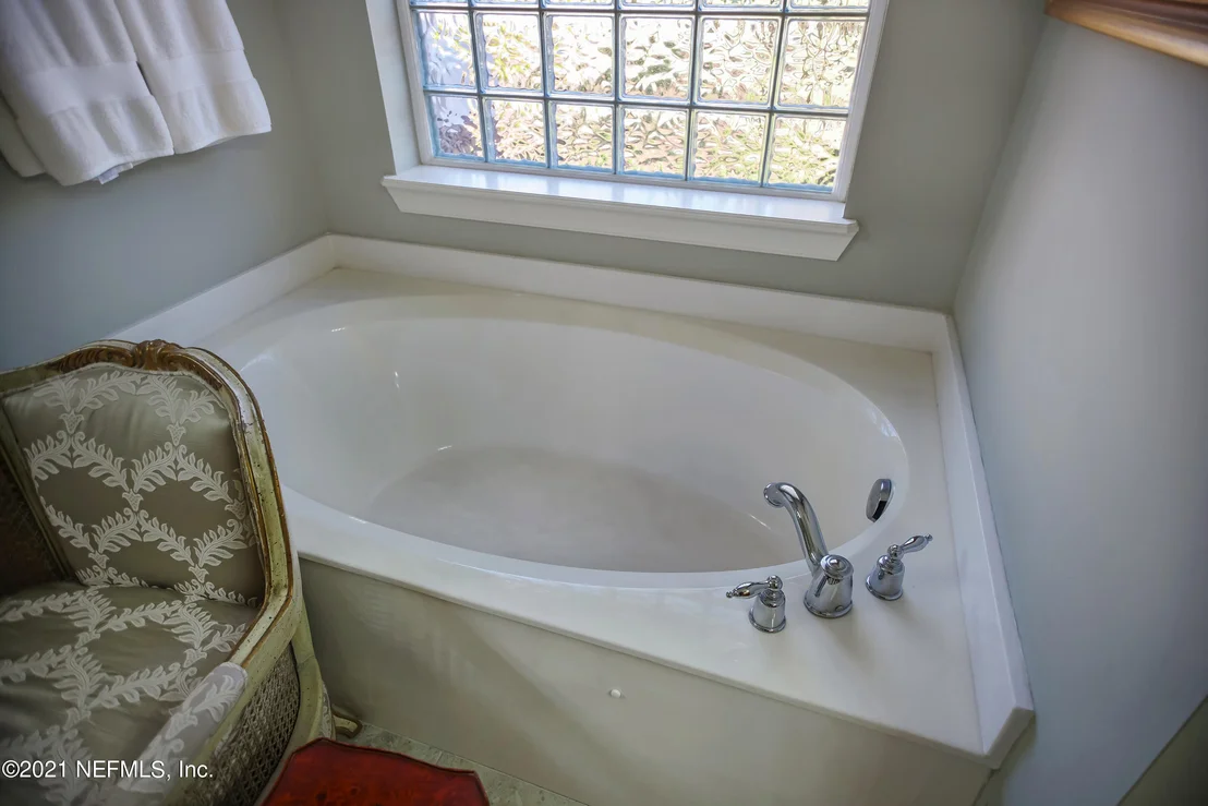 Photo of 1021 INVERNESS Drive