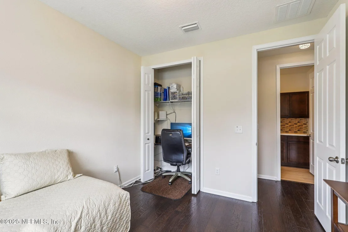 Photo of 261 PALISADE Drive
