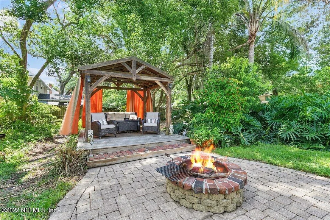 Photo of 2704 LORETTO Road