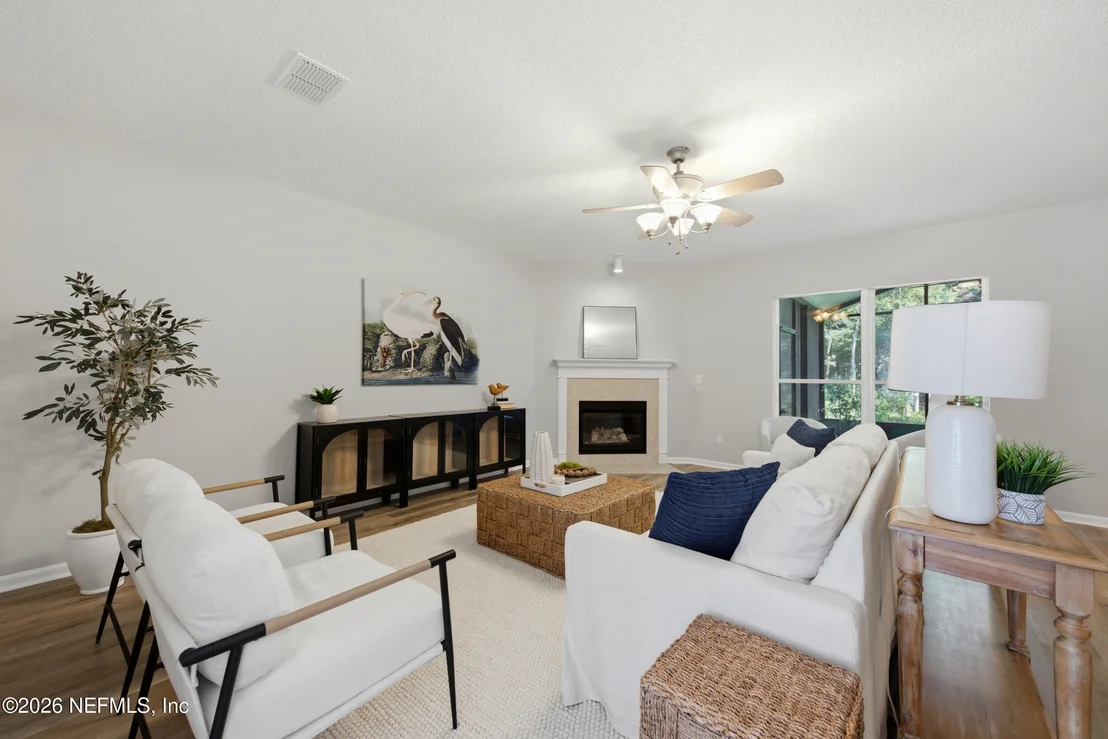 Photo of 1555 SUMMERDOWN Way