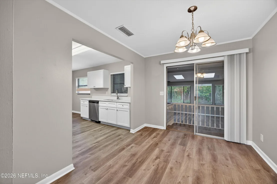 Photo of 7251 MAYAPPLE Road