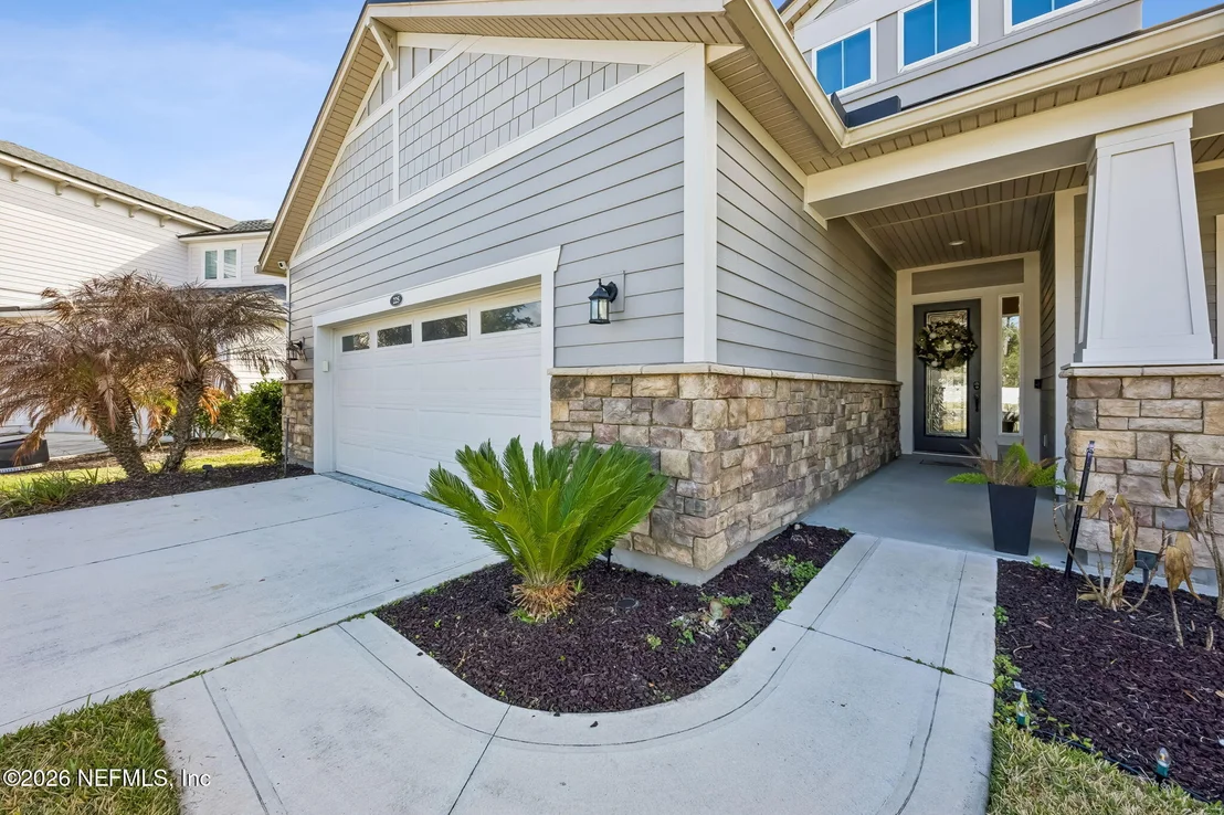 Photo of 225 CLOVERBROOK Road