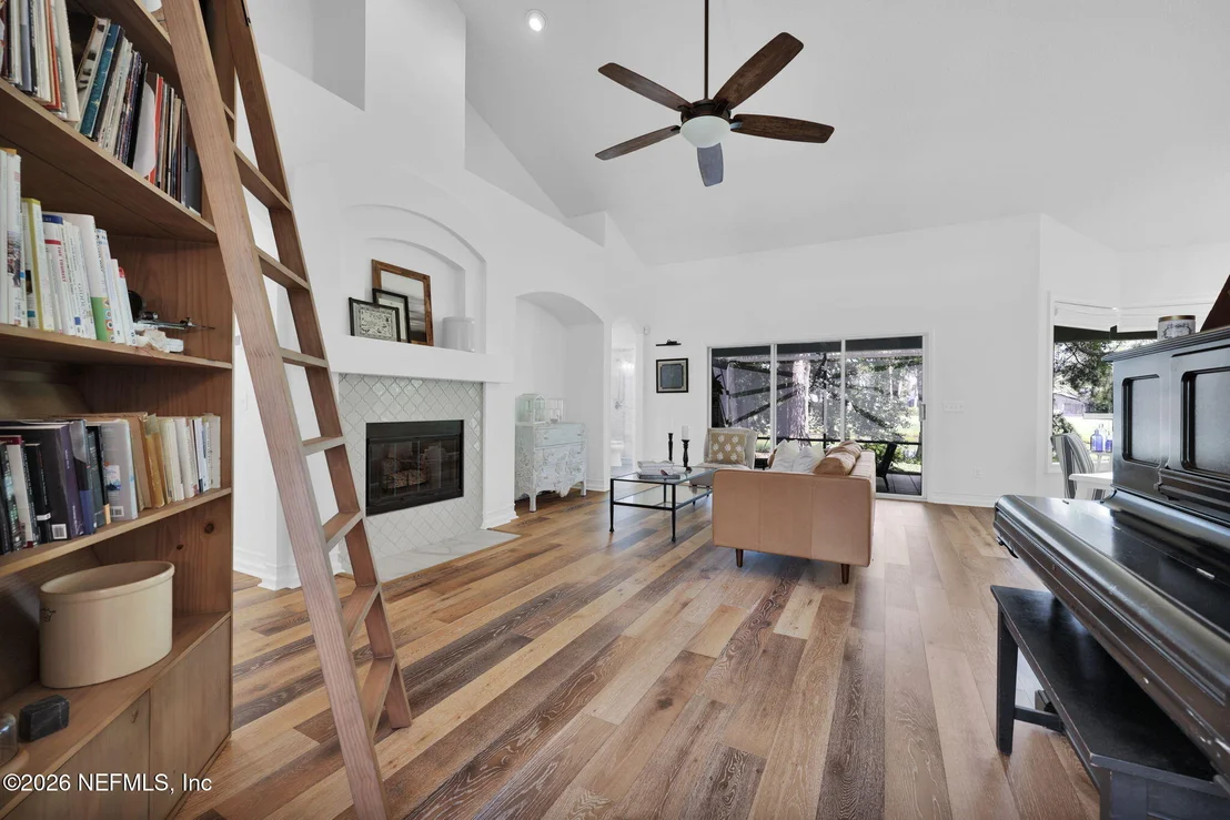 Photo of 2290 EAGLE HARBOR Parkway