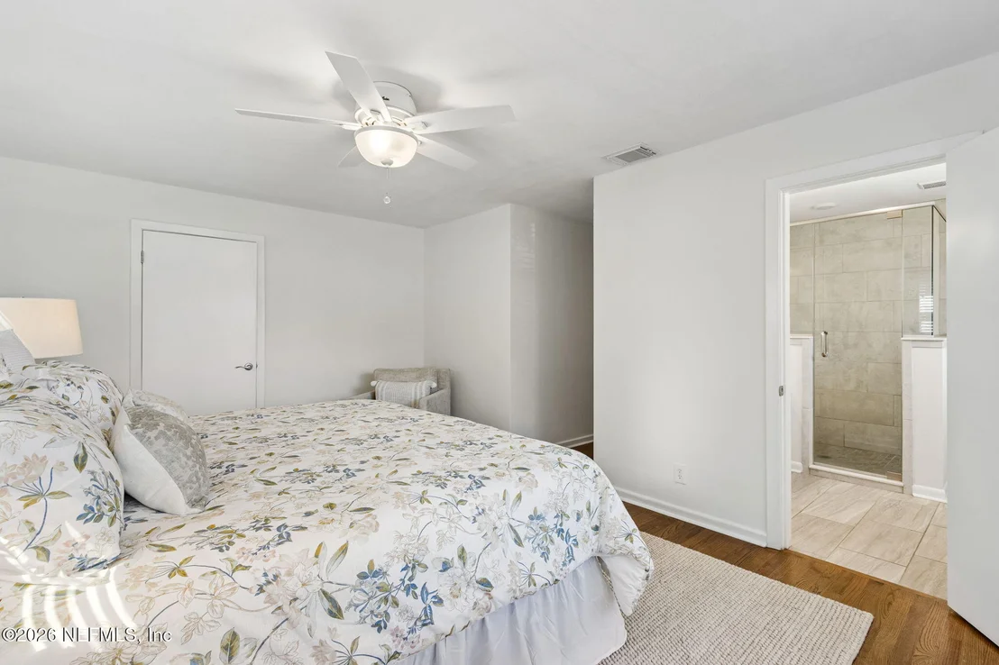 Photo of 915 OLD GROVE Manor