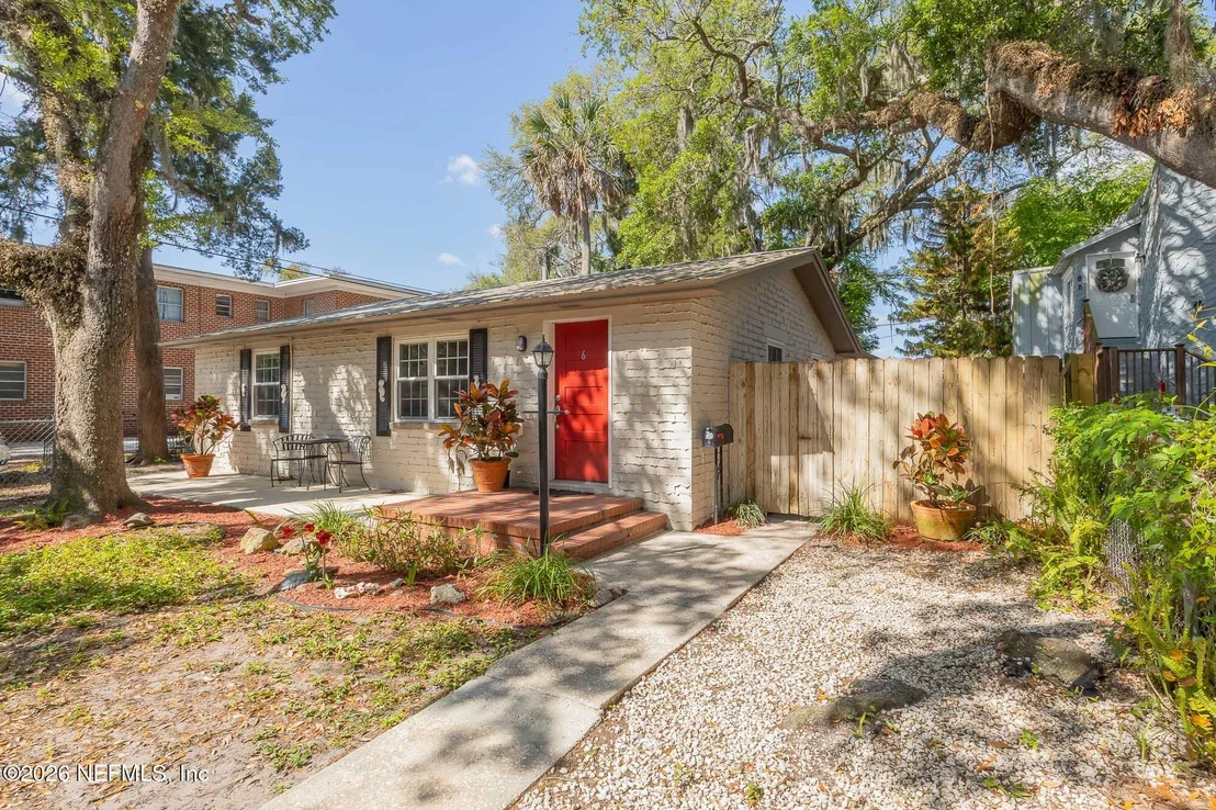 Photo of 6 DOUGLAS Avenue