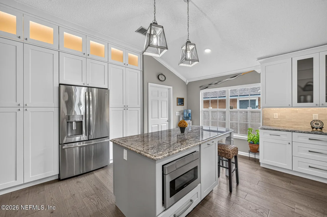 Photo of 12156 CEDAR TRACE Drive N