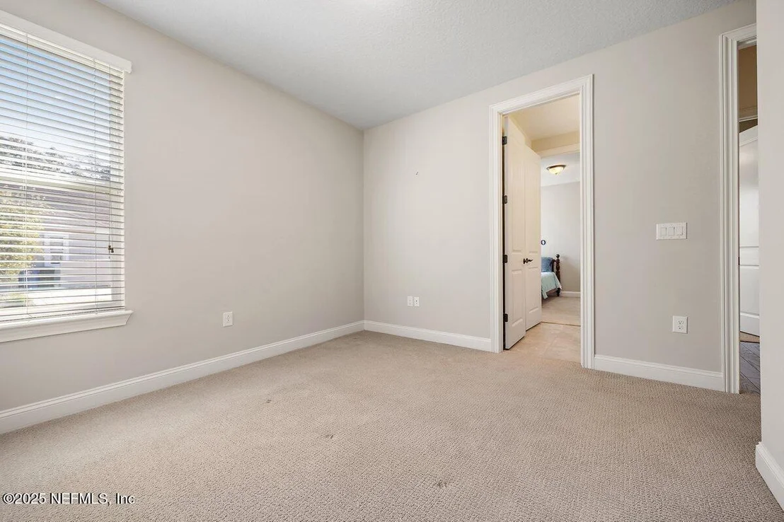 Photo of 2844 OAKGROVE Avenue