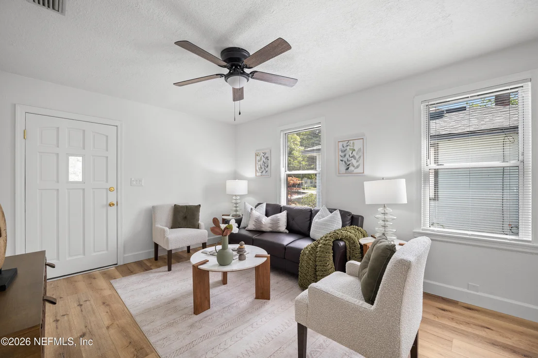 Photo of 4560 CRESCENT Street