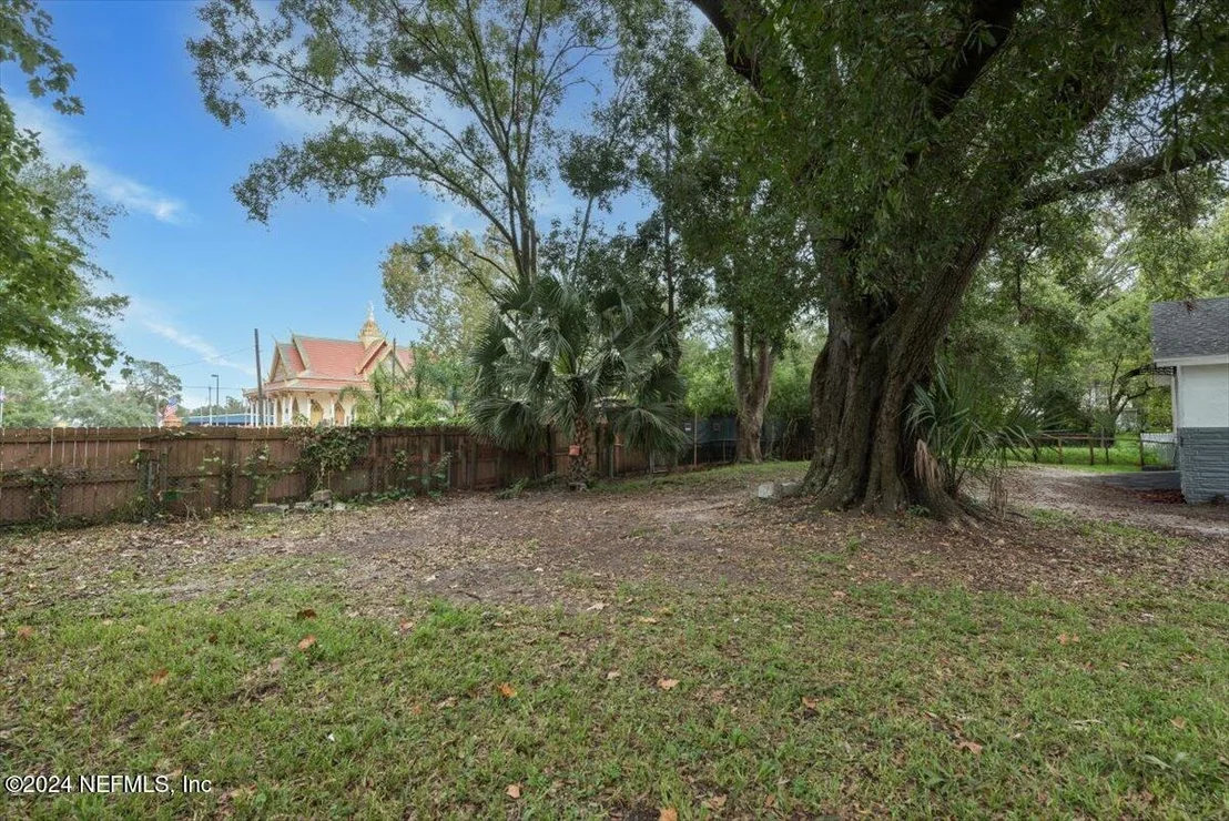 Photo of 4029 EDISON Avenue