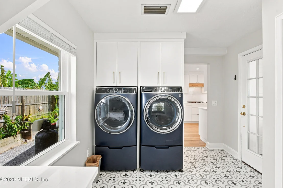 Photo of 5392 HECKSCHER Drive