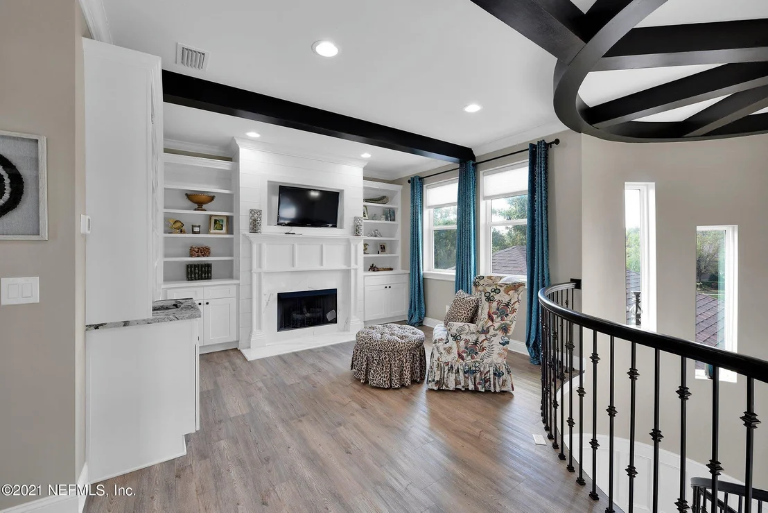 Photo of 605 DONALD ROSS Way
