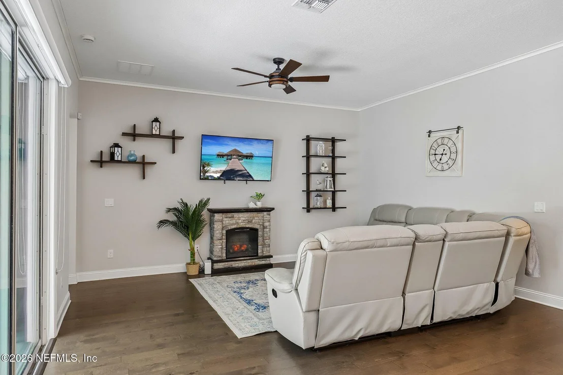 Photo of 152 CLOVERBROOK Road