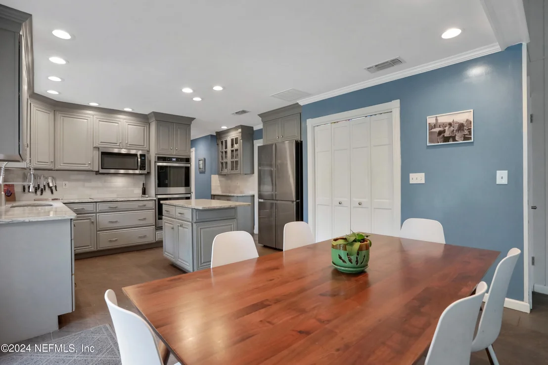 Photo of 8119 PINE LAKE Road