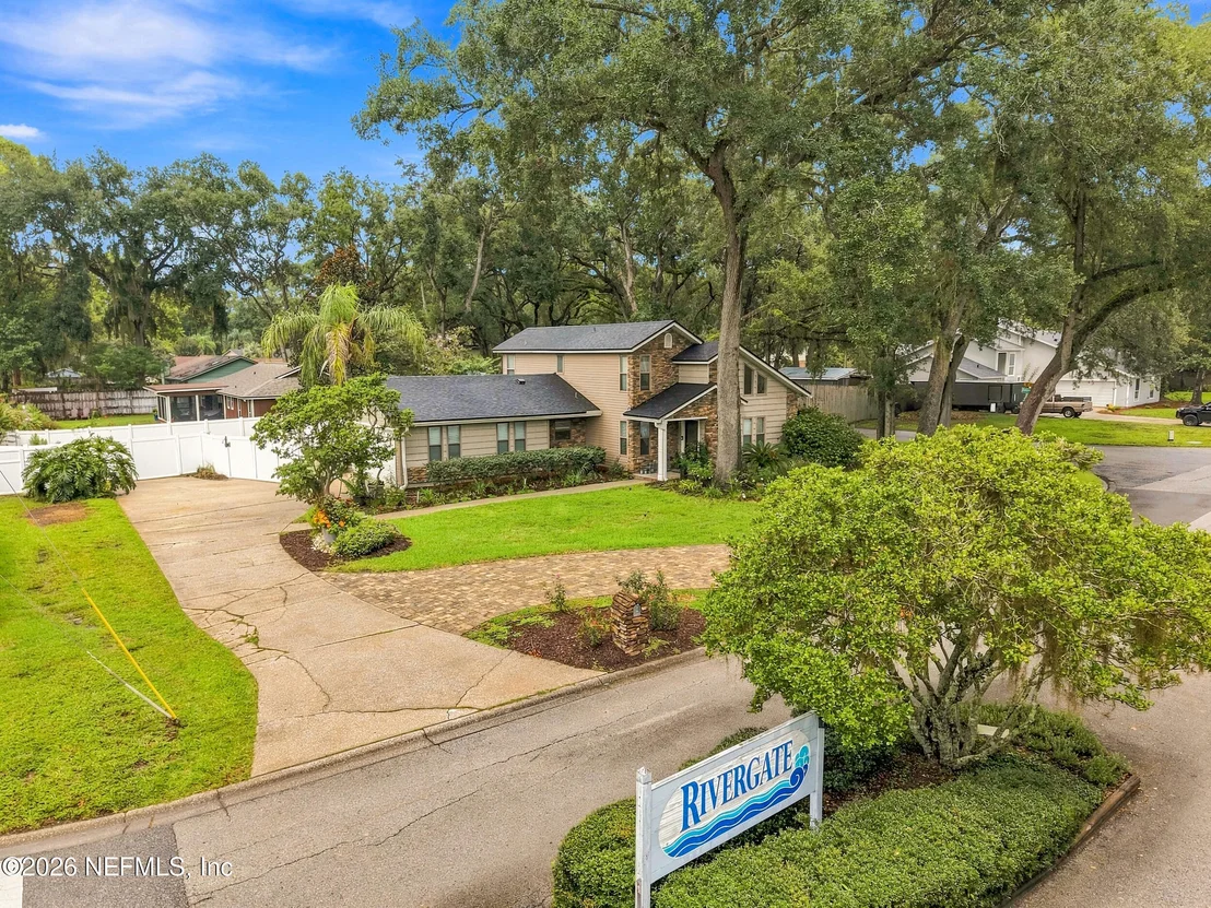 Photo of 1407 RIVERGATE Drive