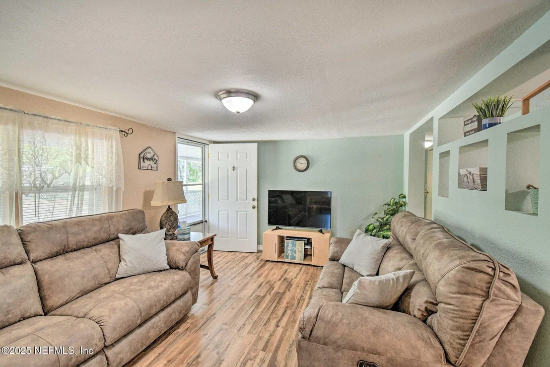 Photo of 118 RIVERSIDE Avenue