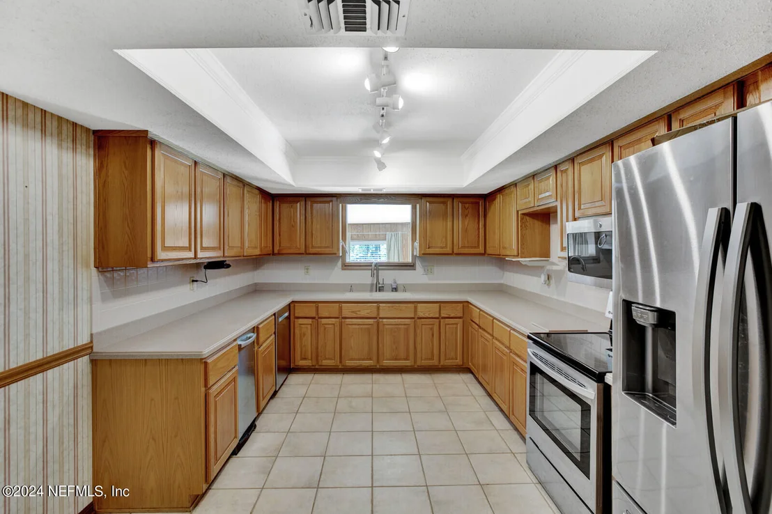 Photo of 2527 BEGONIA Drive