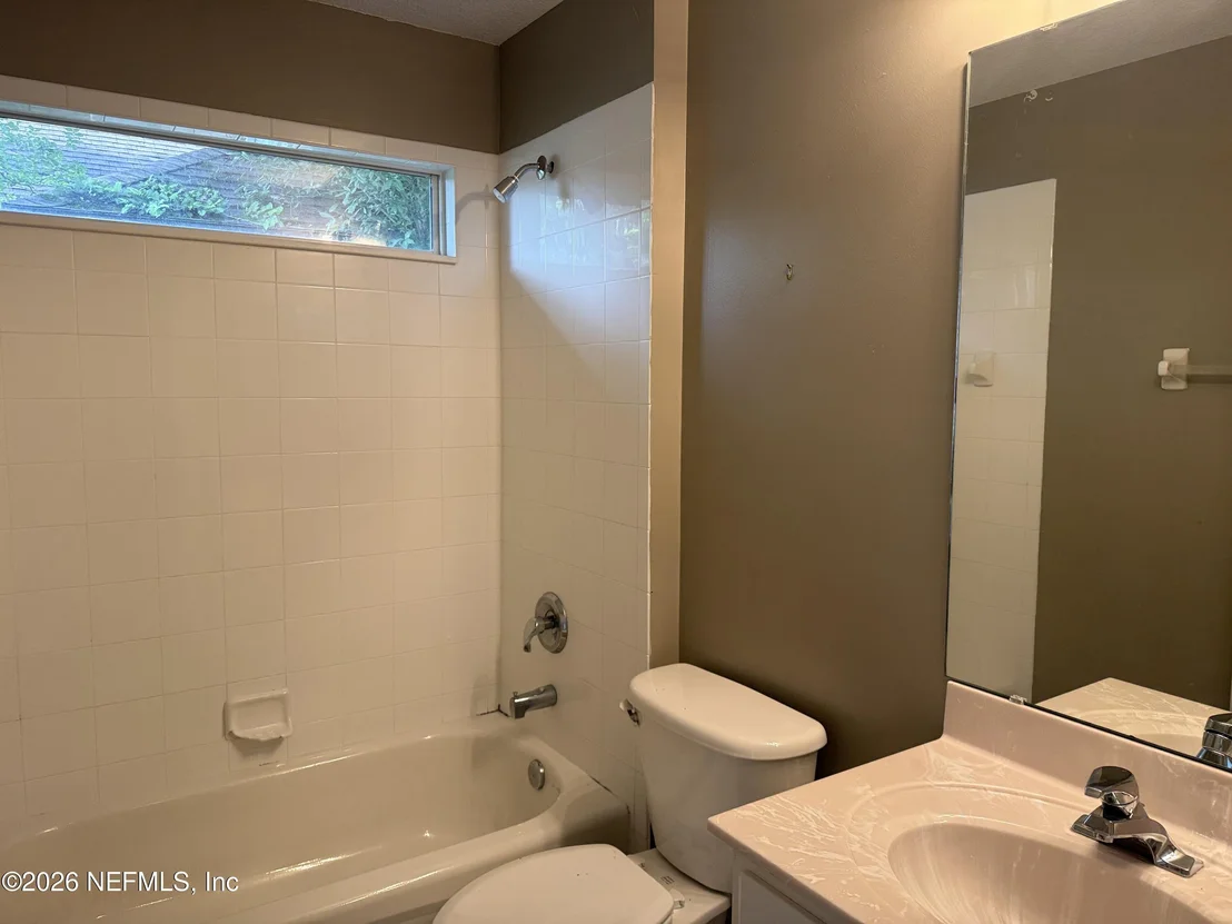 Photo of 1884 LAKE FOREST Lane